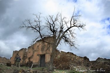foto de la aldea de los mellizos en la sierra de baza